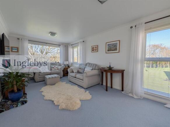 2 bed Apartment for sale Image 5