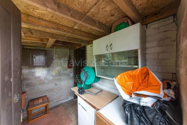 Garage/Workshop