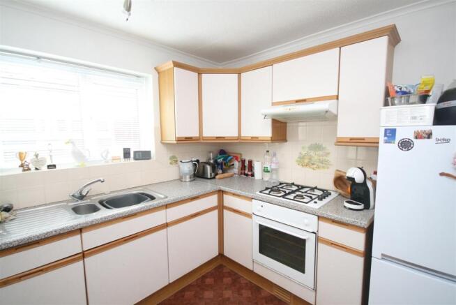 Kitchen (2).JPG