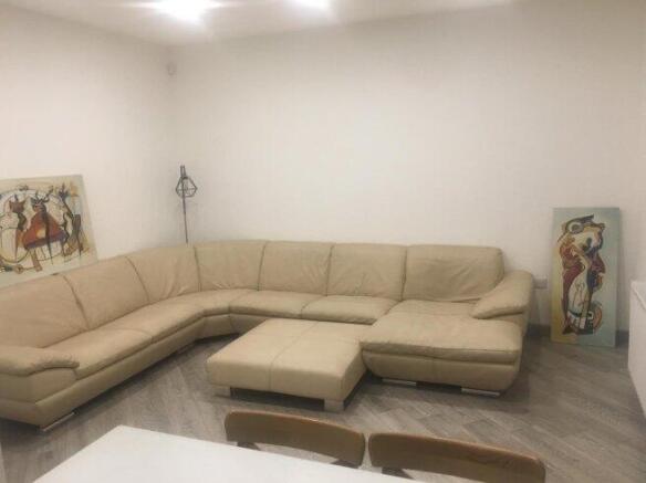 4 bed House Share to rent Image 5