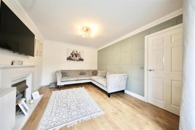 4 bed Detached for sale Image 8