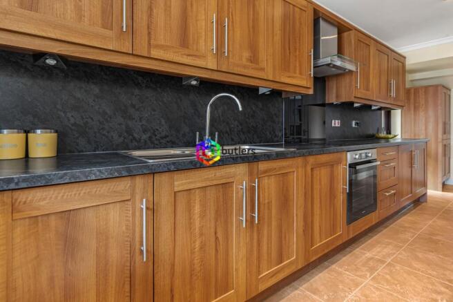 3 bed Semi-Detached for sale Image 12