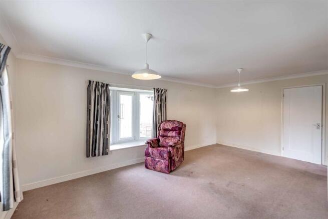 2 bed Apartment for sale Image 5