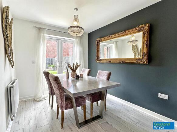 4 bed Detached for sale Image 7