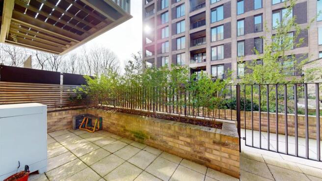 Beckton, E6, Studio For Sale By Barrain London Est