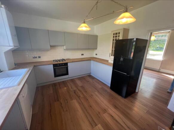 KITCHEN 2.jpeg