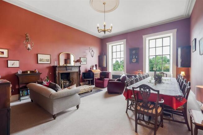 6 bed Detached for sale Image 9