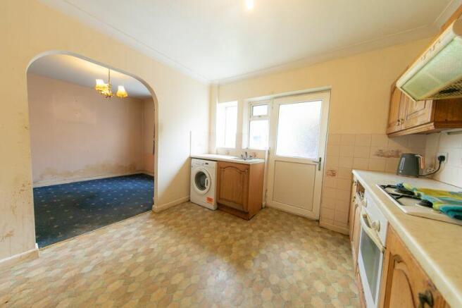 Kitchen & dining room