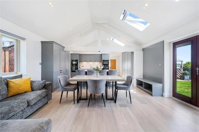 Kitchen/Dining