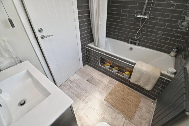 3 bed Semi-Detached for sale Image 12