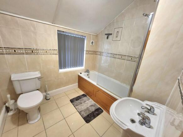 1 bed House Share to rent Image 5