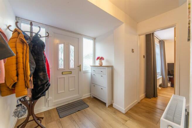 4 Tenby Close-12.jpg