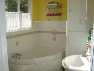 1st Floor Bathroom
