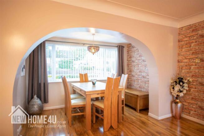 DINING ROOM: