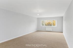 7b, Petersen Court, Lower Road, Loughton IG10 2RS