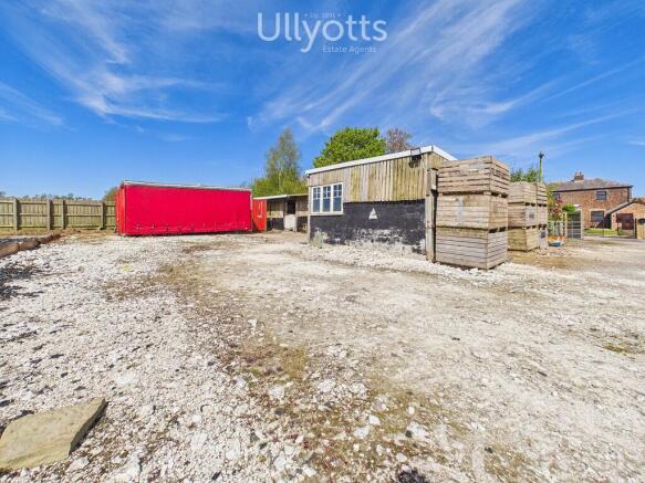 5 bed Detached for sale Image 4