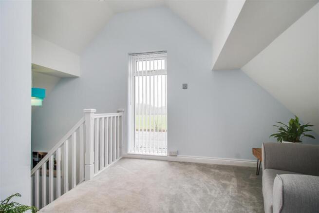 4 bed Detached Bungalow for sale Image 9