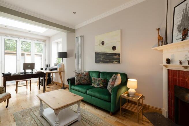 6 bed House for sale Image 10