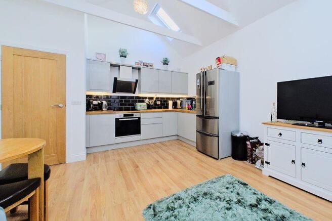 Kitchen/Dining...