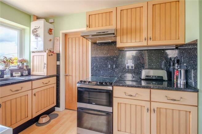 3 bed Semi-Detached for sale Image 6