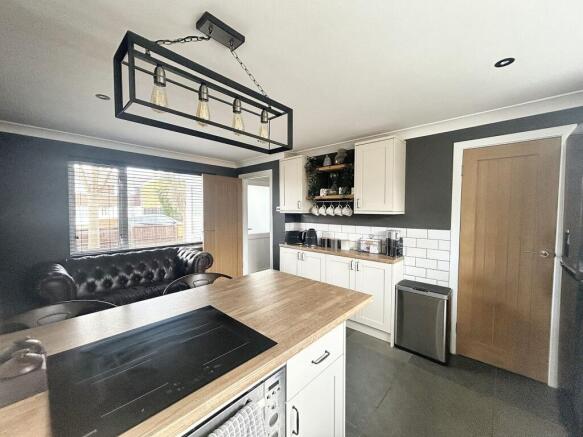 KITCHEN/BREAKFAST ROOM