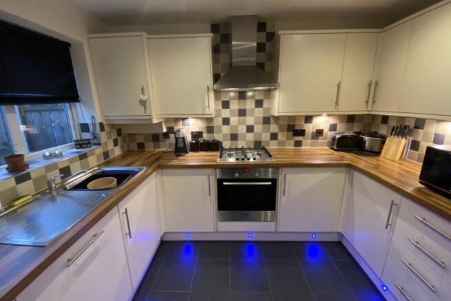 KITCHEN DINING ROOM