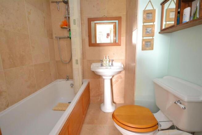 Bed One Ensuite.jpg