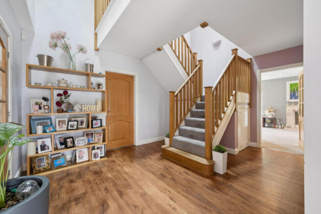 7 bed Detached for sale Image 8