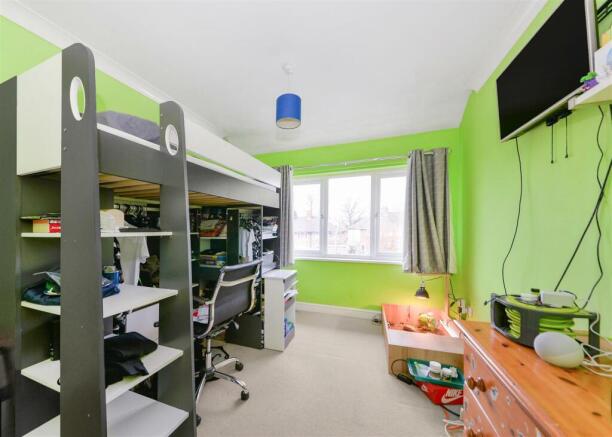 65 Brent Road - bed2.jpg