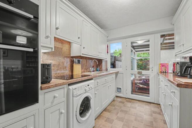 Provene Close, Waltham Chase, SO32 photo 2