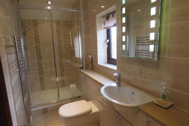 Ensuite.JPG