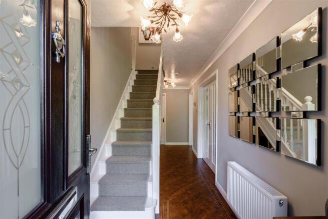 8434024-interior17.jpg