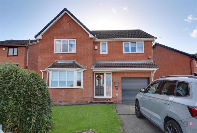 4-bed detached on Spooner Drive, Killamarsh, Sheffield, S21, £375,000