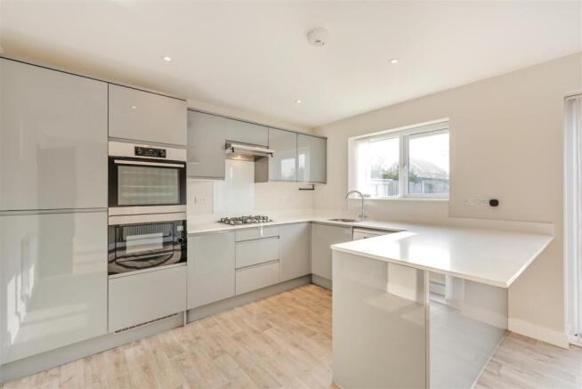 8681417-interior02.jpg