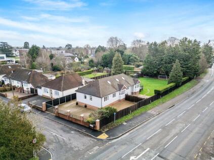 Mayfield Gardens, Staines Upon Thames, TW18