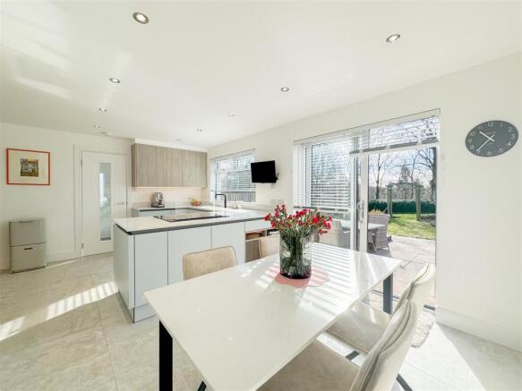 Kitchen/Dine
