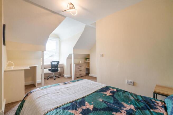 5 bed House to rent Image 7