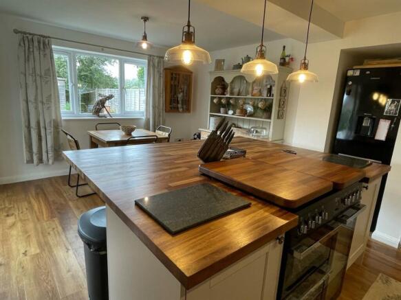 Kitchen7.jpg