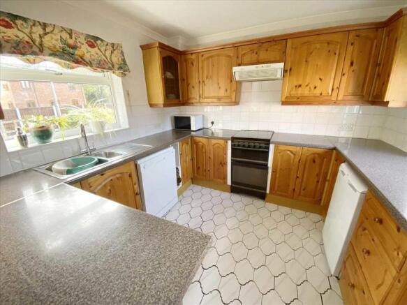 Kitchen: