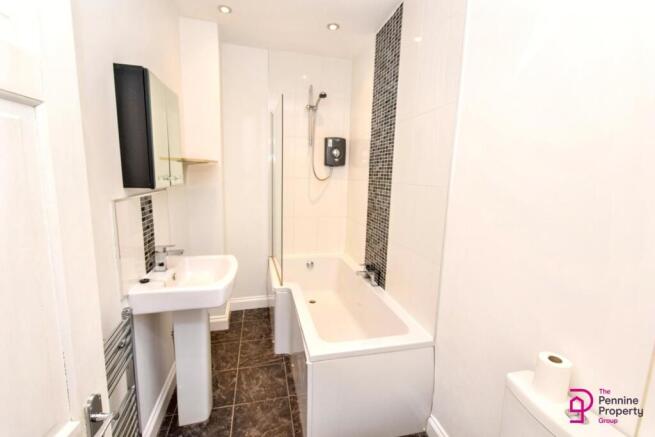 2 bed Terraced to rent Image 8