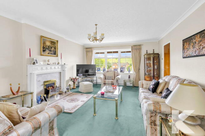 5 bed Detached for sale Image 10