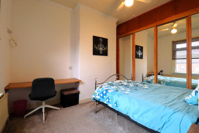 3 bed Terraced for sale Image 10