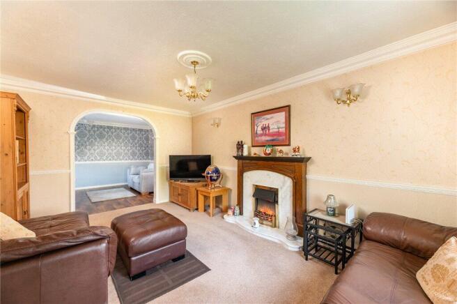 3 bed Semi-Detached for sale Image 4