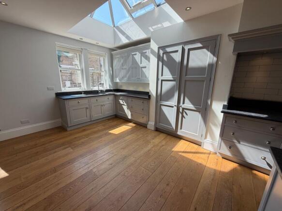 5 bed End of Terrace for sale Image 10