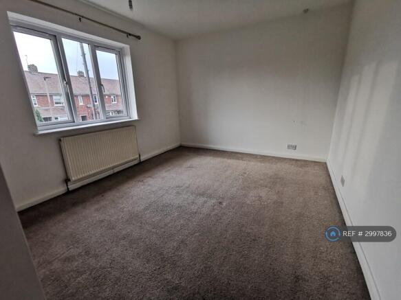 3 bed Semi-Detached to rent Image 11