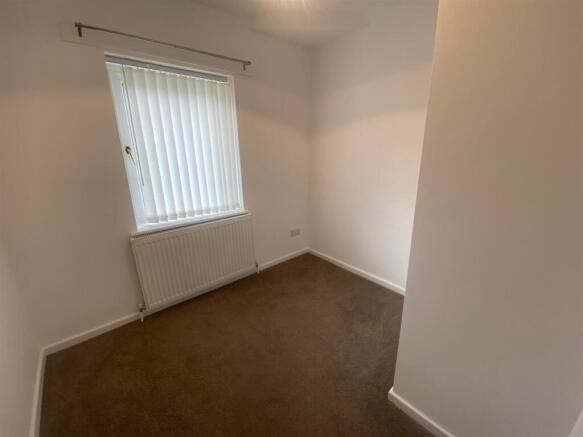 3 bed End of Terrace to rent Image 9