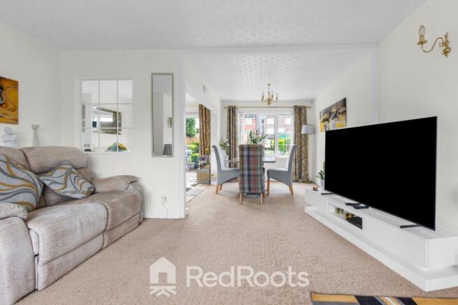 4 bed Detached for sale Image 7