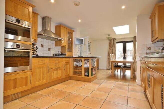 Kitchen/Dining...