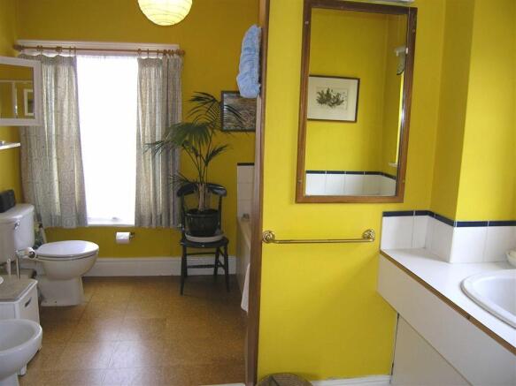 Ensuite/Bathroom one