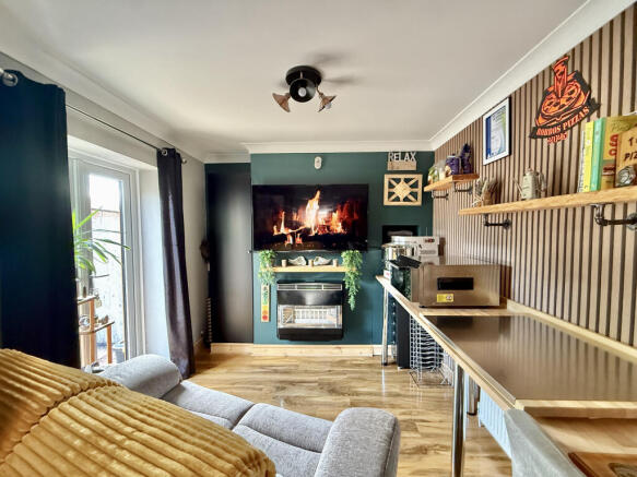 2 bed Semi-Detached for sale Image 8